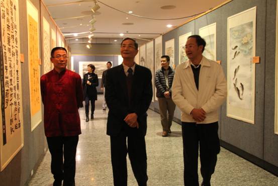 2015年3月13日，香港中联办前副主任（东莞市原市长）黎桂康先生在东莞诗书画研