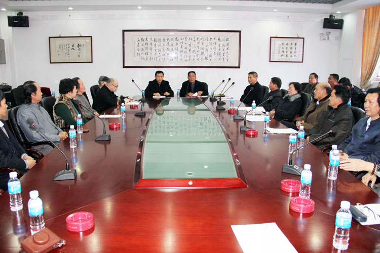  2013年1月7日，本院隆重举行广东省人民政府文史研究馆民间艺术院成员、特聘研